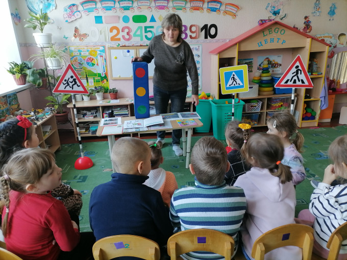 Безопасность на дороге. Будь осторожен на велосипеде! Безопасность на дороге. Будь осторожен на велосипеде!.